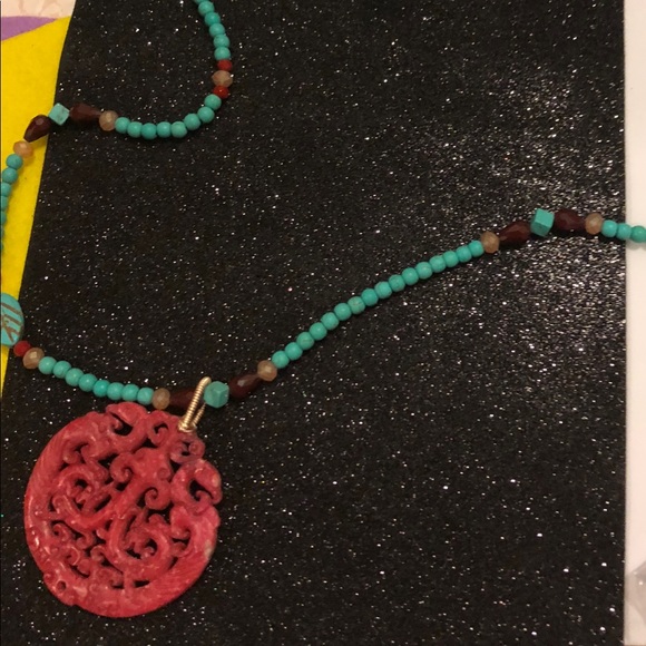 Many items found by me on a thrift store. - Picture 6 of 8